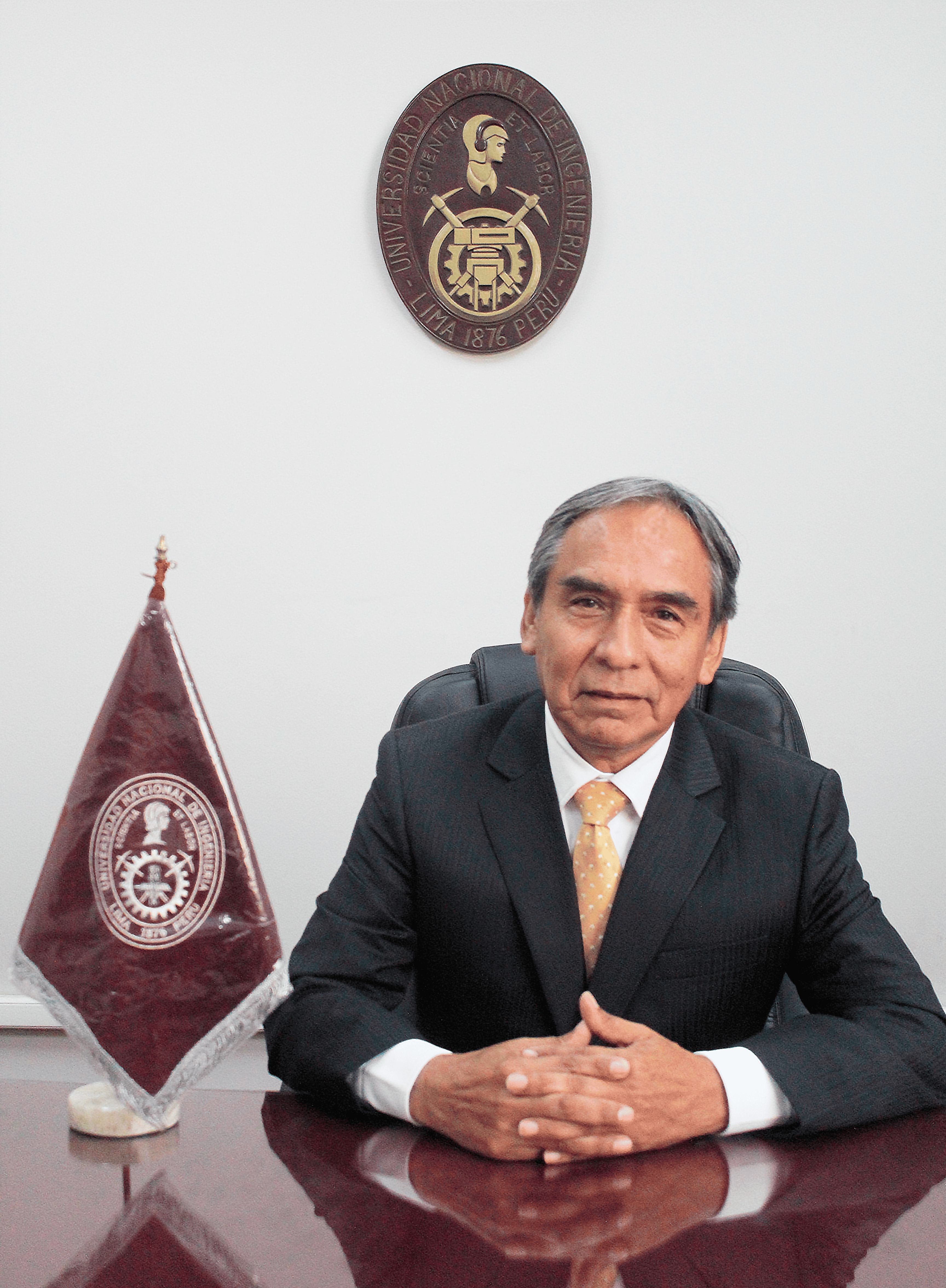 Dr. JORGE LUIS MENDOZA DUEÑAS